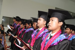 wisuda 2