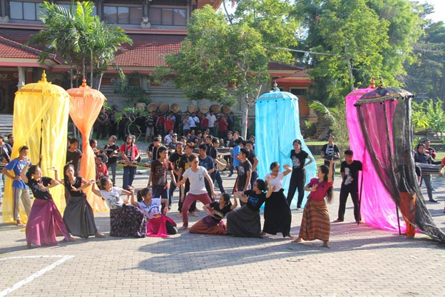 LATIHAN PERSIAPAN PEMBUKAAN PKB KE-XXXVIII