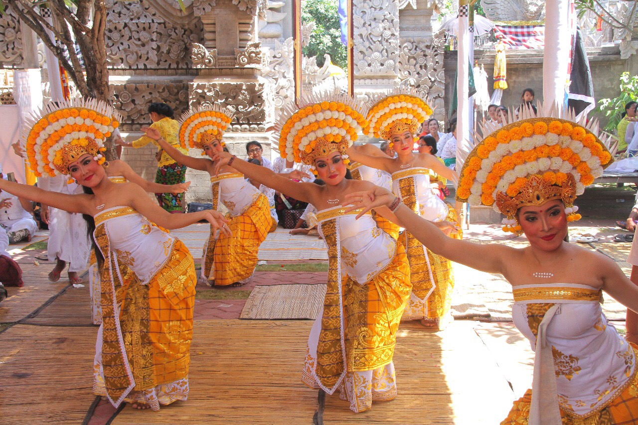 Kontribusi ISI Denpasar untuk Desa Adat dan Pura di Bali Sampai Agustus 2017, Telah Ngayah di 11 Tempat