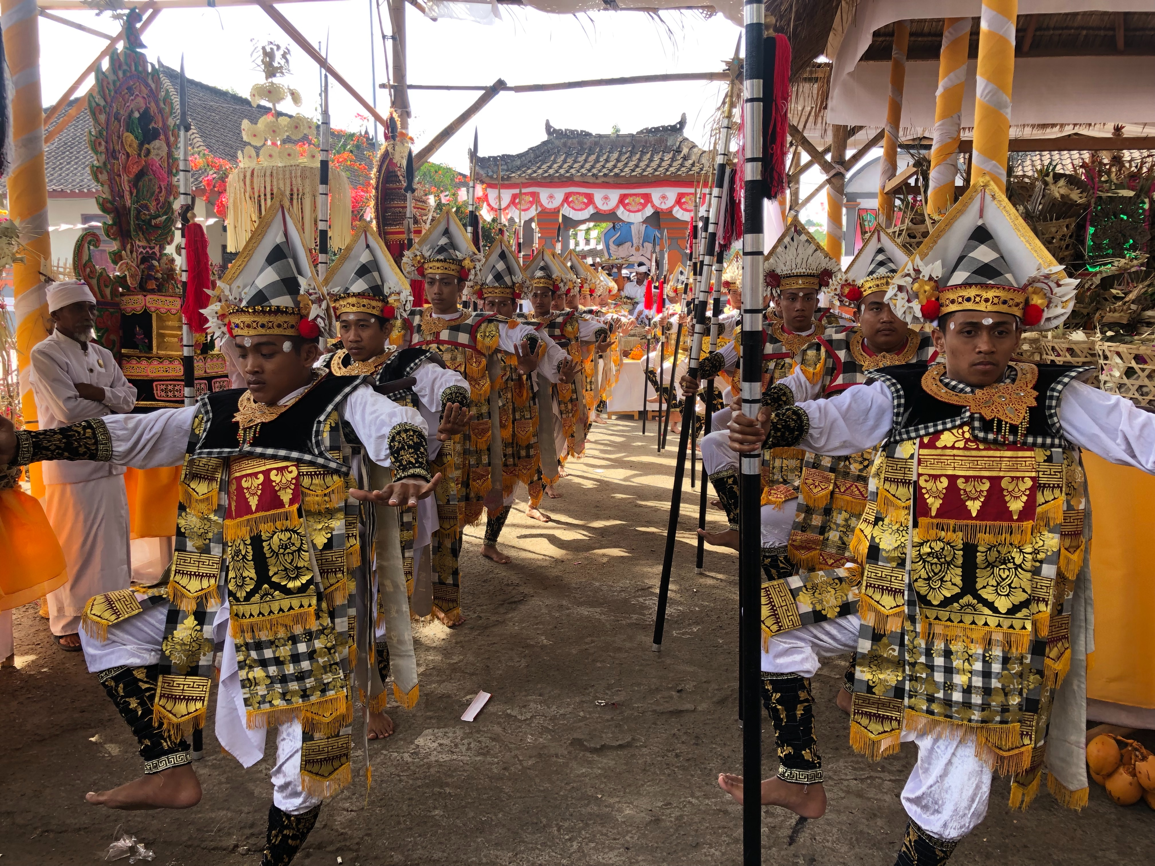 ISI Denpasar “ngaturang ayah” di Pura Puseh Pujungan-Tabanan