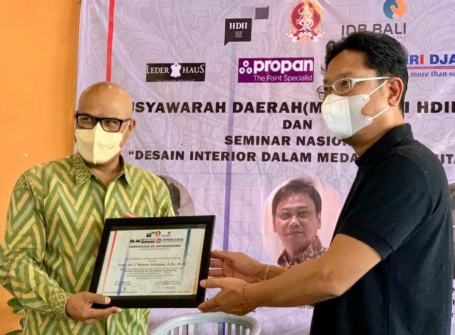 Rektor ISI Denpasar Prof. Dr. Wayan ‘Kun’ Adnyana tampil sebagai Pembicara Kunci dalam Seminar Nasional serangkaian Musyawarah Daerah VII Himpunan Desainer Interior Indonesia (HDII) Bali