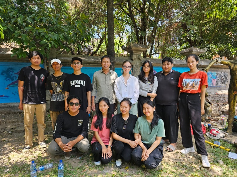 Juliette Viode Garap Mural Bersama Mahasiswa Prodi Seni Murni, ISI Denpasar